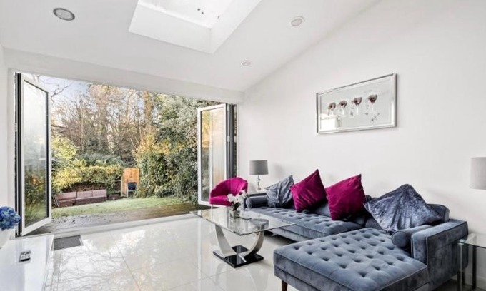 Weybridge House | Weybridge Home