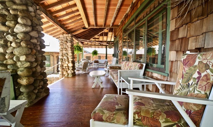 Leland Hotel | Whaleback Inn