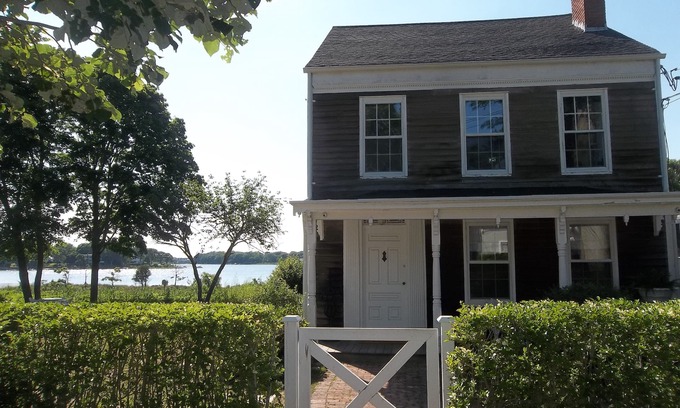 Sag Harbor Apartment | Whaling Captain Pierson's Apartment TOO