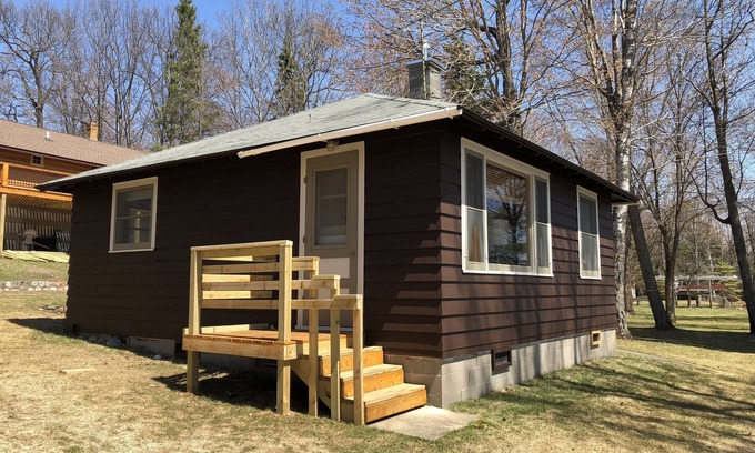 St Germain Cabin | Where eagles soar, the sun sets low, the deer are friendly.
