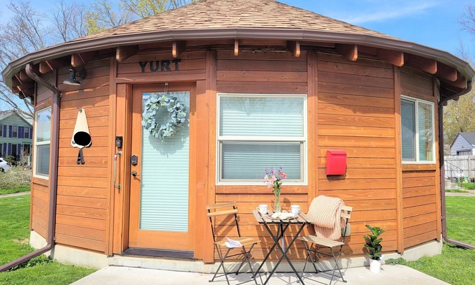Tonawanda Cottage | Whimsical Yurt near Niagara Falls and Buffalo