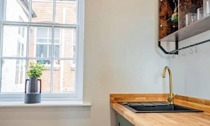 Pontrilas Apartment | WhiskAwayStays - Foregate Studio - No. 1