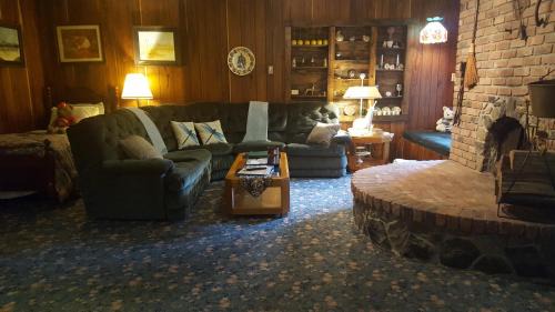 Cooperstown Bed & Breakfast | Whisperin' Pines Chalet