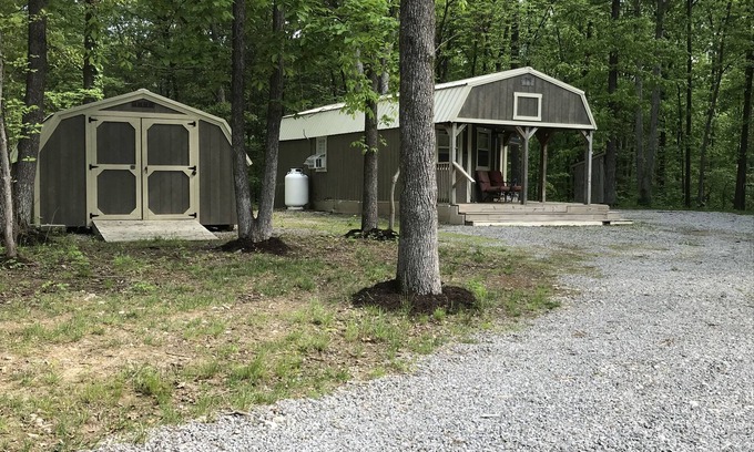 Bluford Cabin | Whispering Oaks - Cozy cabin in the woods