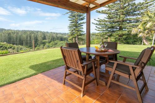 Norfolk Island House | Whispering Pines Cottages
