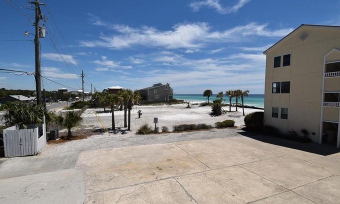 Coffeyville House | Whispering Sands #2b