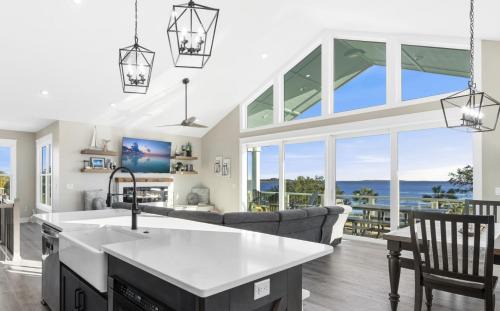 Cedar Key House | Whispering Waves Family Retreat