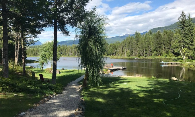 Pinecrest Estates House | Whistler Home at Pinecrest Estates country life rent for family summer vacation