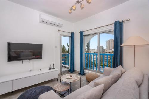 Agios Tychon Apartment | White Arches Apt #2 by TrulyCyprus