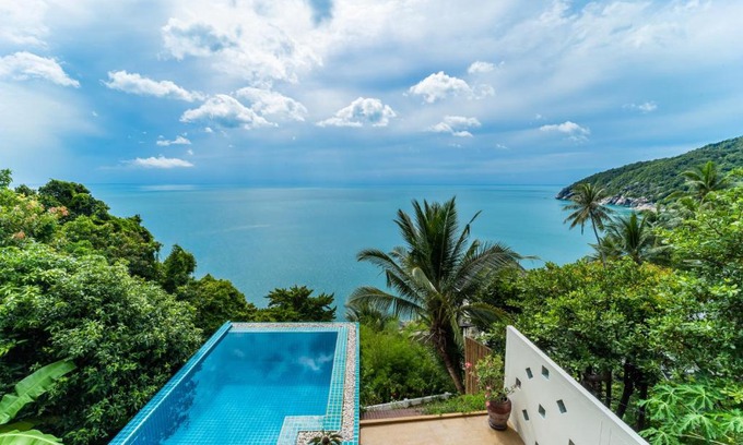 Baan Tai Villa | White Azure Villa Two
