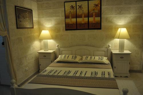 Silver Sands Apartment | White Coconut Studio
