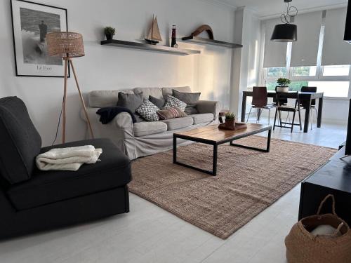 San Sebastian Apartment | White Cozy Flat in Donostia