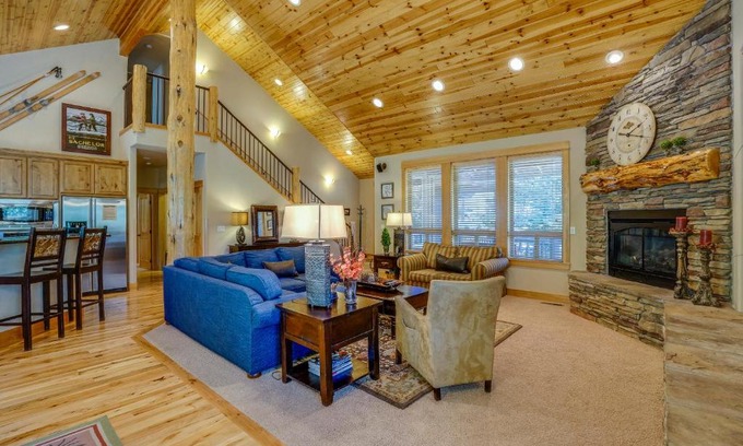 Sunriver House | White Elm Lane 04 | Discover Sunriver