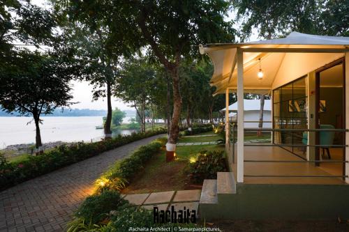 Silvassa Resort | White Feather Resort Kauncha