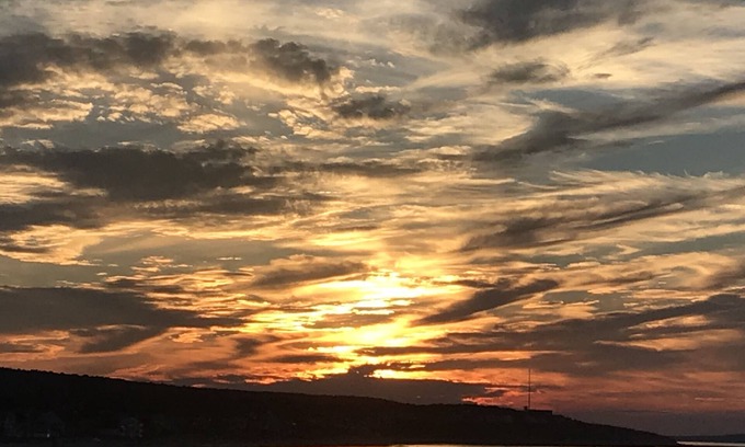 Plymouth House | White horse beach -Bright water front condo - 2 month rental July - August