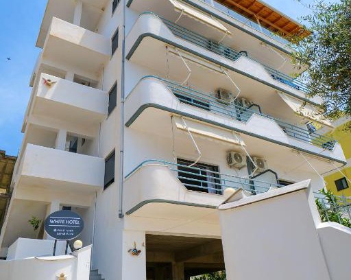 Qazim Pali Hotel | White Hotel