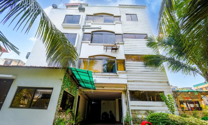 Behala House | White House