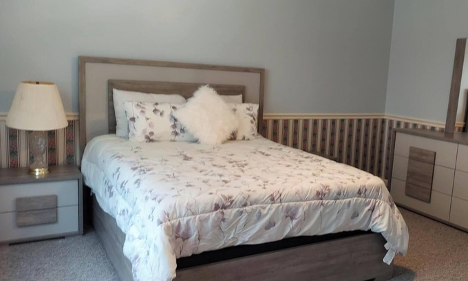 Warm Springs Cottage | White House Ranch two bedroom with pool, ranch animals & gorgeous sunsets.