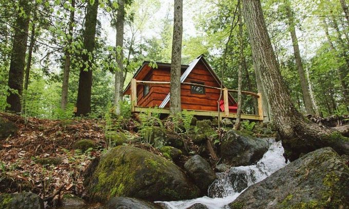 North Pole Cabin | Whiteface Camp with private creek - cabin in charming Wilmington with A-Frame