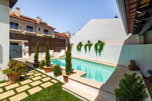 Paco De Arcos Apartment | WHome Luxurious Oeiras Stay with Private Pool
