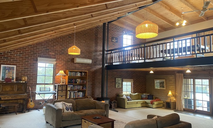 Axe Creek House | Wicklow House Country retreat - Relax and unwind