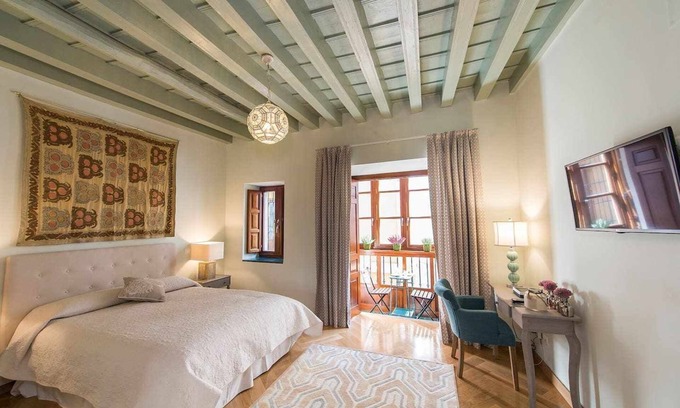El Arenal Apartment | WIDE AND COMFORTABLE 6 PERSONS APARTMENT IN DOWNTOWN - FREE WIFI AND A/C