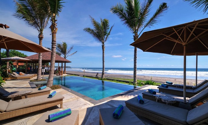 Mendoyo Hotel | Wide Sands Beach Retreat
