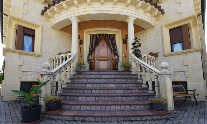 Nava de la Asuncion Ski Chalet | WIDE SPACES IN ALL YOUR STAYS