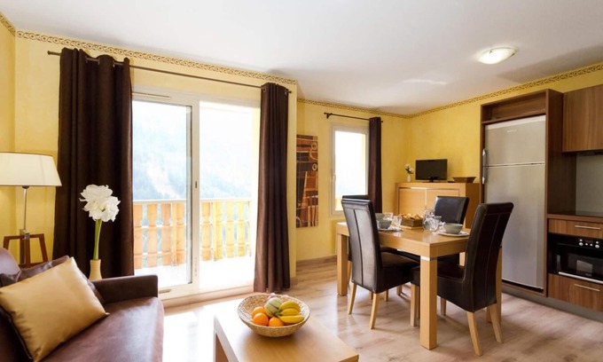 Isola Apartment | Wifi, 200m from resort center, fitness, tv, ski locker, 48-53m², Isola 2000