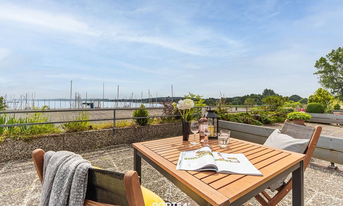 Schleswig Apartment | Wikingeck - terrace, 1st floor, Schlei view, shower, fully automatic coffee machine, parking lot