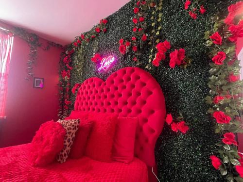 Poplar Apartment | Wild Romance Hideaway 5 MIN Away from Downtown