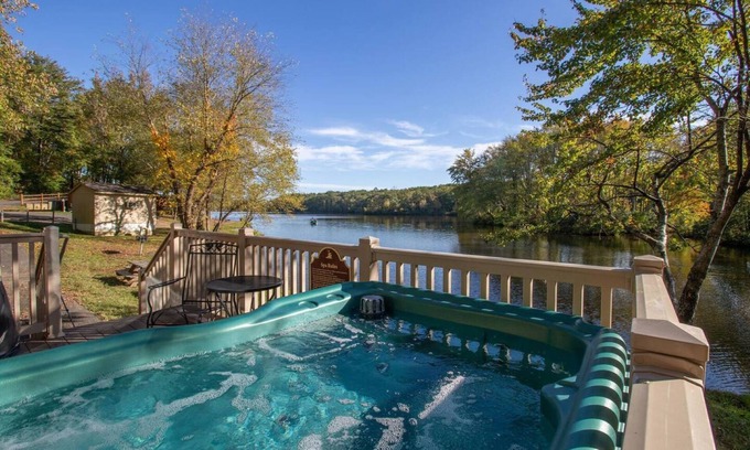 Spotsylvania Condo | Wilderness Resort Hot Tub Cabins - offering perfect views of Cool Springs Lake!