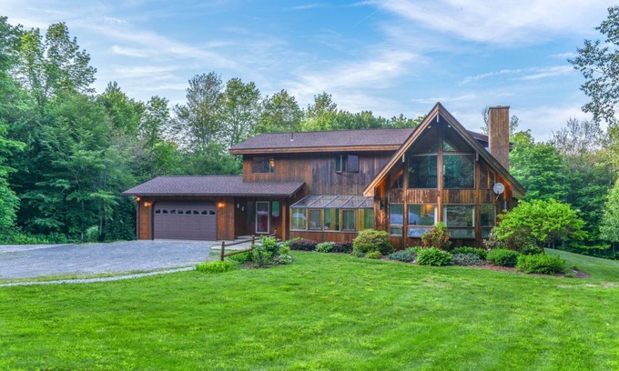 Becket House | Wildlife Retreat in the Forest