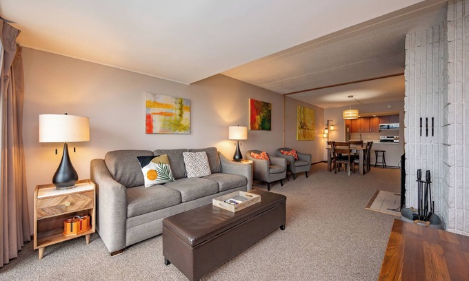 Mountainside Condo | Will O' The Wisp 101B: Lakefront condo, one bedroom, sleeps four!