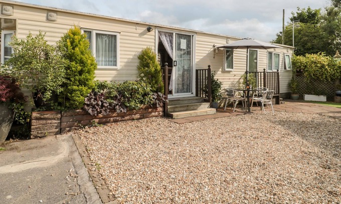 Chard Cottage | WILLERBY 1, family friendly, character holiday cottage in South Chard