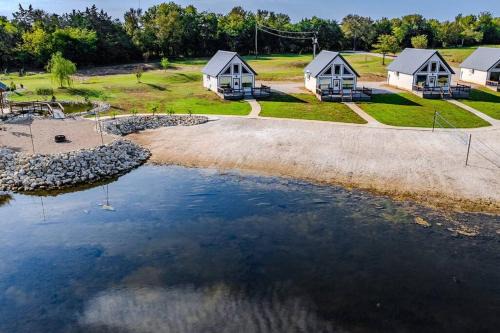 Point Villa | Willis Country Cabins- Couples Suite -#4
