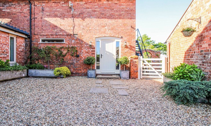 Ellesmere Cottage | WILLOW GRANGE ANNEX, romantic, character holiday cottage in Ellesmere