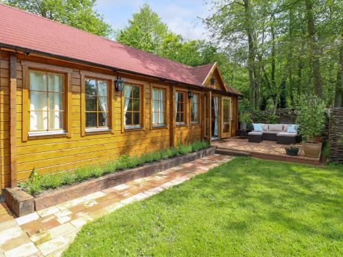 Irstead House | Willow Lodge