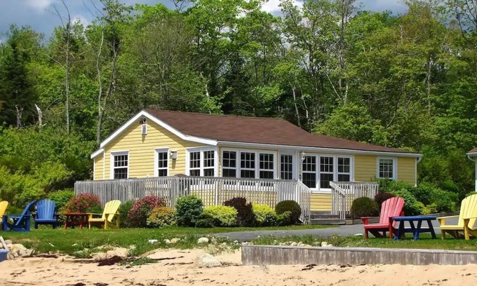 Boutiliers Point Cottage | Wilson's Coastal Club - C4