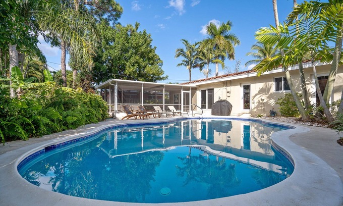 Oakland Park House | Wilton Wonderful! Heated Pool & 2 miles to Beach!