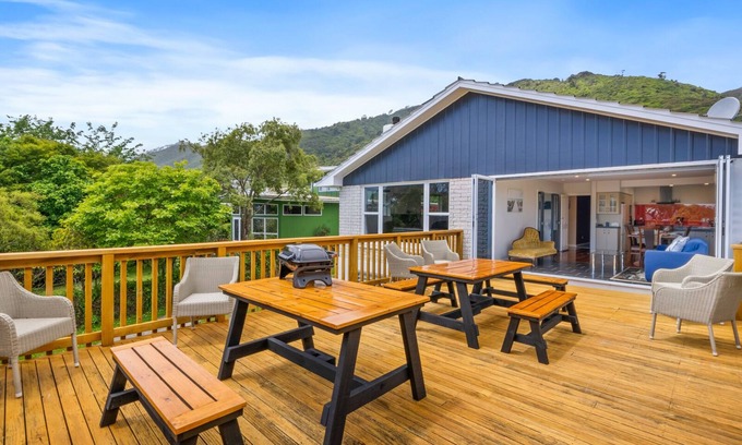 Waikanae House | Winara Winner - Waikanae Holiday Home