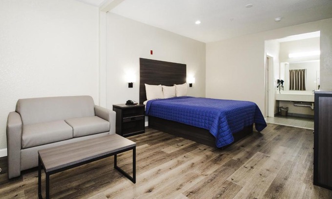 Humble Hotel | Winchester Inn and Suites Humble/IAH/North Houston