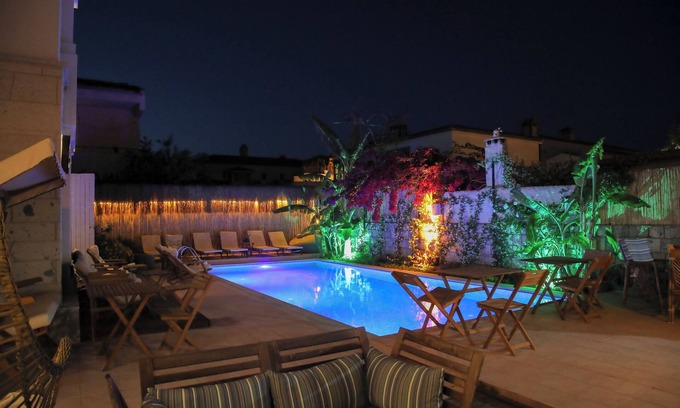 Ozdere Hotel | Wind of Alacati +12