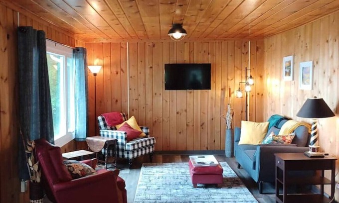 East Tawas House | WindDrifters - Beachfront