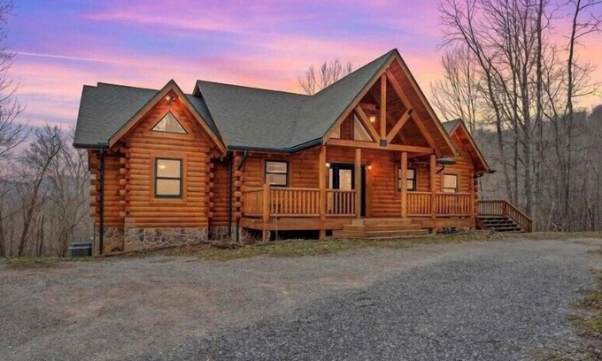Mace House | Windfall Lodge - Large Log Cabin 10 minutes from Snowshoe