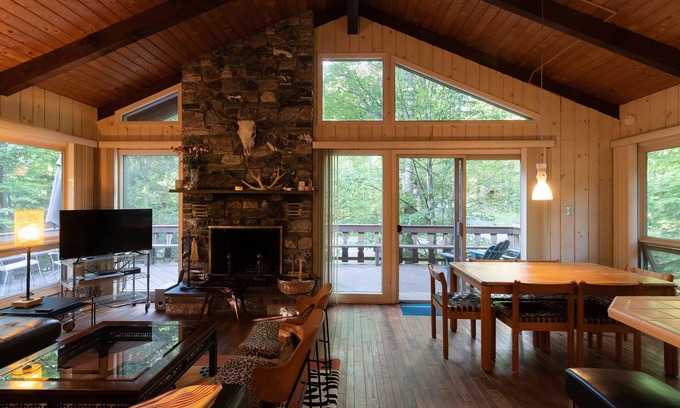 Hensonville Ski Chalet | Windham Immaculate Ski Chalet with Awesome Fire Pit.nAvailable 25/26 Ski Season!