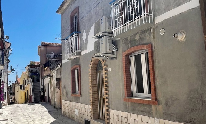 Campomarino House | Window on the Borgo