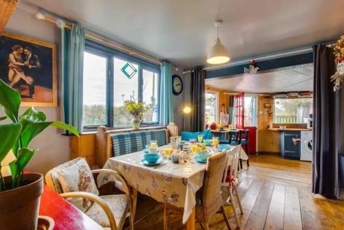 Parkmill Ski Chalet | Windy Hill - Three Cliffs Bay, Gower