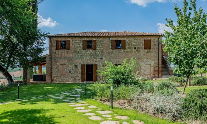 Montepulciano Villa | Winery Villa in the heart of Nobile Vineyards.