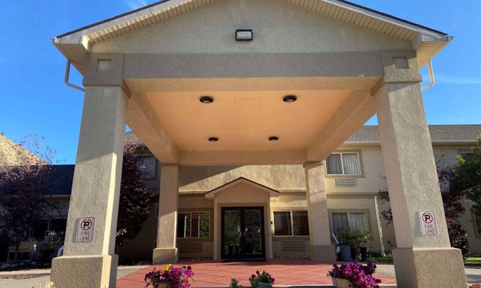 New Castle Hotel | Wingate by Wyndham New Castle - Glenwood Springs